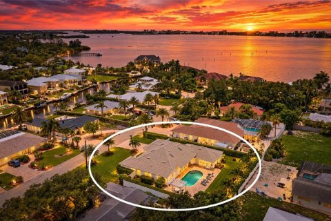 Villa ou maison à Sarasota, Floride 4 chambres, 303.7 m2 № 2399447