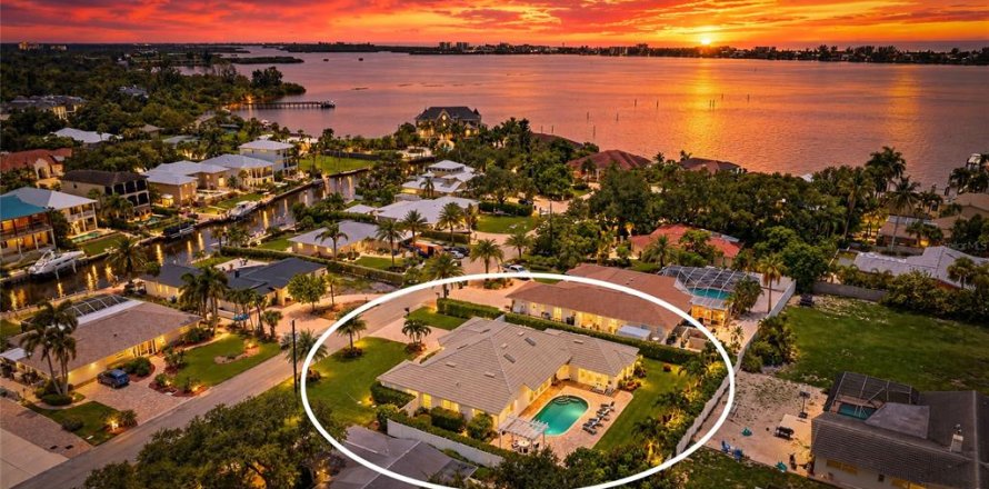 Villa ou maison à Sarasota, Floride 4 chambres, 303.7 m2 № 2399447