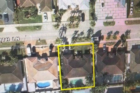 Casa en alquiler en Miami, Florida, 4 dormitorios, 195.75 m2 № 2018082 - foto 2