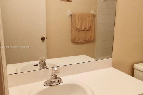 Casa en alquiler en Miami, Florida, 4 dormitorios, 195.75 m2 № 2018082 - foto 16