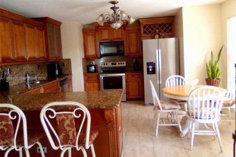 Casa en alquiler en Miami, Florida, 4 dormitorios, 195.75 m2 № 2018082 - foto 9