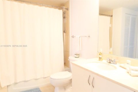 Apartamento en alquiler en Miami, Florida, 1 dormitorio, 76.64 m2 № 1992147 - foto 11