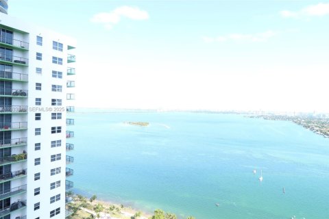 Apartamento en alquiler en Miami, Florida, 1 dormitorio, 76.64 m2 № 1992147 - foto 13