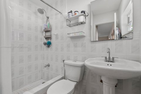 Купить виллу или дом в Майами, Флорида 3 спальни, 160.91м2, № 2026304 - фото 19