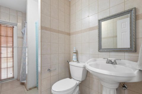 Купить виллу или дом в Майами, Флорида 3 спальни, 160.91м2, № 2026304 - фото 12