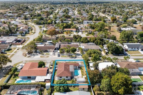 Купить виллу или дом в Майами, Флорида 3 спальни, 160.91м2, № 2026304 - фото 4