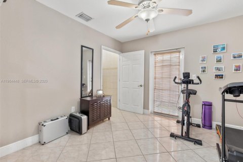 Купить виллу или дом в Майами, Флорида 3 спальни, 160.91м2, № 2026304 - фото 25