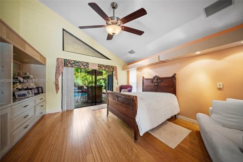 House in Coral Springs, Florida 5 bedrooms, 246.38 sq.m. № 2384953 - photo 27