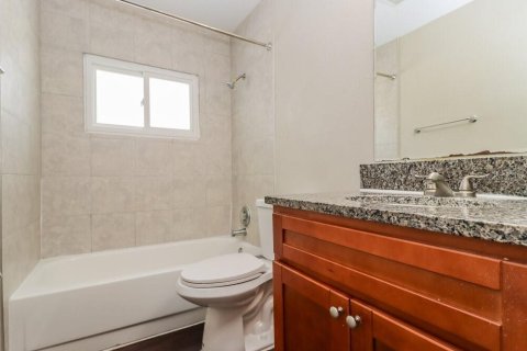 Снять в аренду виллу или дом в Пинеллас-Парк, Флорида 4 спальни, 145.76м2, № 2157302 - фото 14