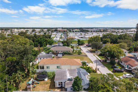 Villa ou maison à vendre à Largo, Floride: 2 chambres, 113.71 m2 № 2358800 - photo 29