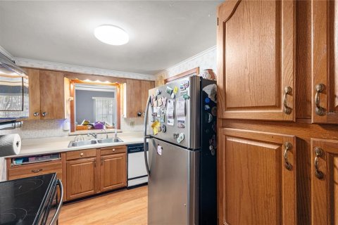 Villa ou maison à vendre à Largo, Floride: 2 chambres, 113.71 m2 № 2358800 - photo 13