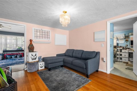Villa ou maison à vendre à Largo, Floride: 2 chambres, 113.71 m2 № 2358800 - photo 5