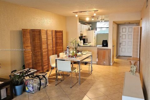 Condominio en venta en Oakland Park, Florida, 2 dormitorios, 85.47 m2 № 1967439 - foto 8