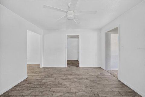 Villa ou maison à vendre à Tampa, Floride: 3 chambres, 123.75 m2 № 2390898 - photo 6