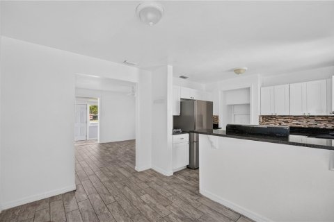 Villa ou maison à vendre à Tampa, Floride: 3 chambres, 123.75 m2 № 2390898 - photo 7