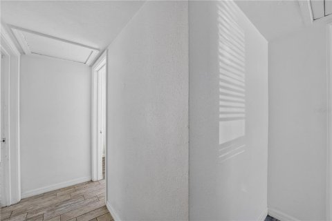 Villa ou maison à vendre à Tampa, Floride: 3 chambres, 123.75 m2 № 2390898 - photo 12