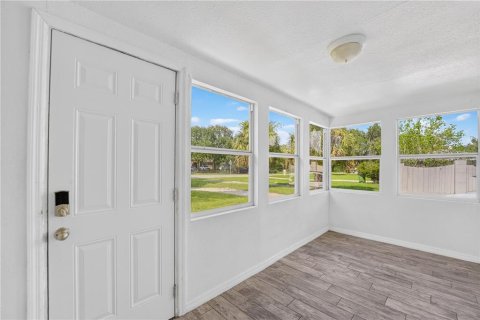 Villa ou maison à vendre à Tampa, Floride: 3 chambres, 123.75 m2 № 2390898 - photo 3