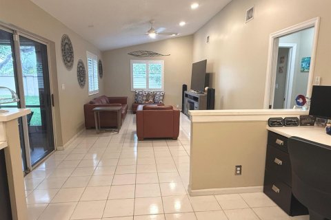 House in Coral Springs, Florida 3 bedrooms, 202.34 sq.m. № 2173823 - photo 7