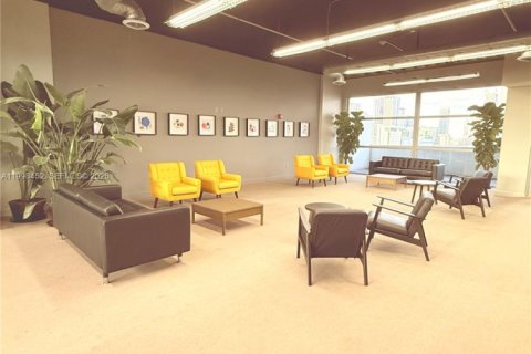 Condo in Miami, Florida, 2 bedrooms  № 2068125 - photo 15