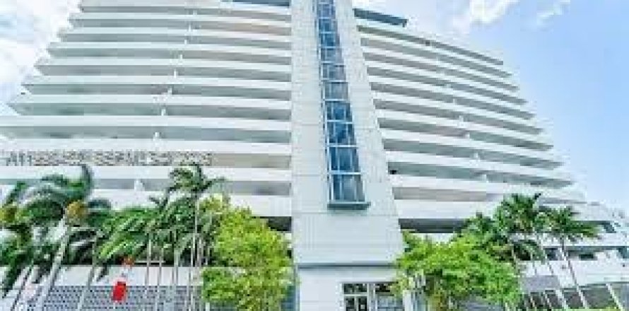 Condo in Miami, Florida, 2 bedrooms  № 2068125