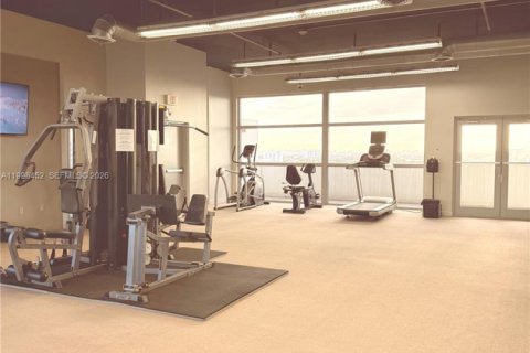 Condo in Miami, Florida, 2 bedrooms  № 2068125 - photo 16