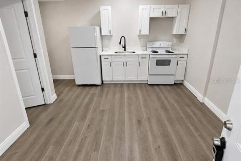 Villa ou maison à louer à Lakeland, Floride: 2 chambres, 112.6 m2 № 2420054 - photo 2