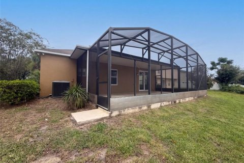 House in Haines City, Florida 4 bedrooms, 174.19 sq.m. № 2403684 - photo 5