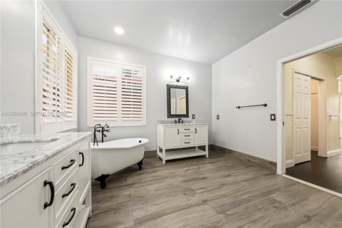 Casa en alquiler en Weston, Florida, 5 dormitorios, 267 m2 № 2054324 - foto 23