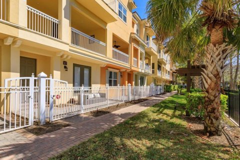 Touwnhouse à vendre à Lake Mary, Floride: 3 chambres, 203.18 m2 № 1902741 - photo 9