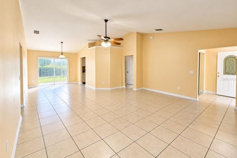 Villa ou maison à louer à Ocala, Floride: 3 chambres, 142.23 m2 № 2425258 - photo 10