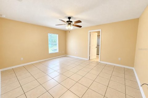 Villa ou maison à louer à Ocala, Floride: 3 chambres, 142.23 m2 № 2425258 - photo 4