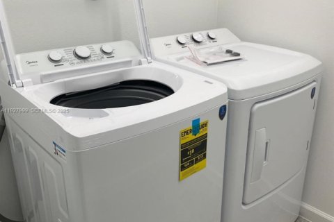 Купить виллу или дом в Уэстлейк, Флорида 3 спальни, 142.7м2, № 1991893 - фото 18