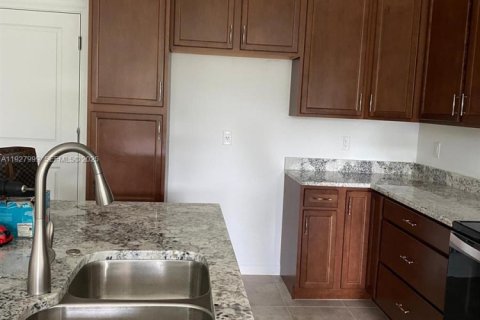 Купить виллу или дом в Уэстлейк, Флорида 3 спальни, 142.7м2, № 1991893 - фото 6