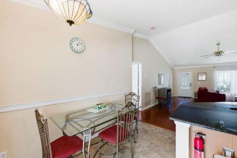 House in Port St. Lucie, Florida 3 bedrooms, 124.49 sq.m. № 2083379 - photo 9