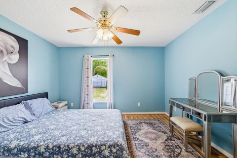 House in Port St. Lucie, Florida 3 bedrooms, 124.49 sq.m. № 2083379 - photo 16