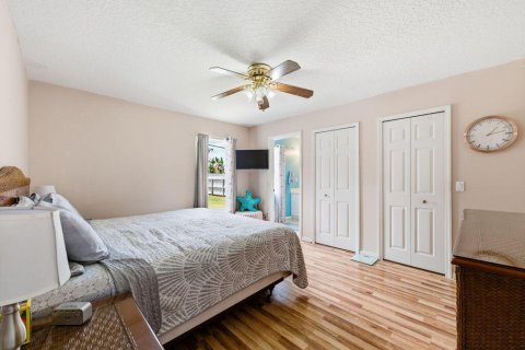 House in Port St. Lucie, Florida 3 bedrooms, 124.49 sq.m. № 2083379 - photo 10