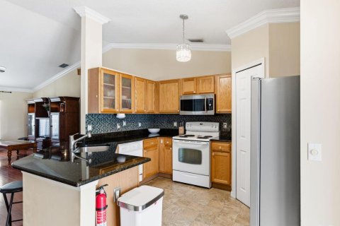 House in Port St. Lucie, Florida 3 bedrooms, 124.49 sq.m. № 2083379 - photo 8