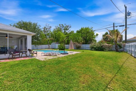 House in Port St. Lucie, Florida 3 bedrooms, 124.49 sq.m. № 2083379 - photo 22
