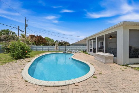 House in Port St. Lucie, Florida 3 bedrooms, 124.49 sq.m. № 2083379 - photo 21