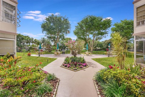 Condo in Lauderdale Lakes, Florida, 1 bedroom  № 1710517 - photo 21