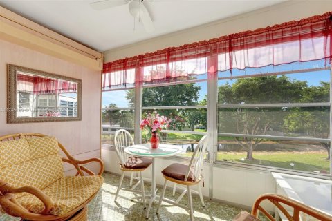 Condo in Lauderdale Lakes, Florida, 1 bedroom  № 1710517 - photo 4