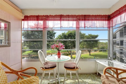Condo in Lauderdale Lakes, Florida, 1 bedroom  № 1710517 - photo 5