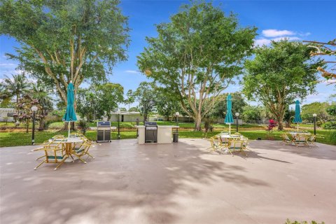 Condo in Lauderdale Lakes, Florida, 1 bedroom  № 1710517 - photo 22