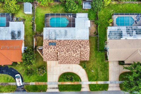 House in Plantation, Florida 4 bedrooms, 209.49 sq.m. № 2062607 - photo 25