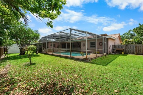 House in Plantation, Florida 4 bedrooms, 209.49 sq.m. № 2062607 - photo 28