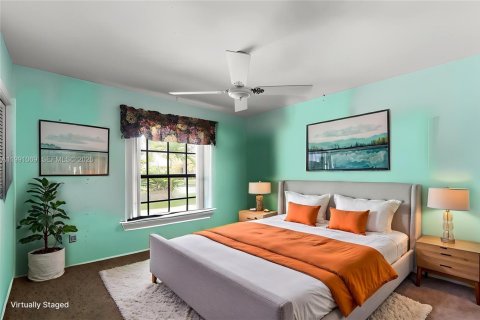 House in Plantation, Florida 4 bedrooms, 209.49 sq.m. № 2062607 - photo 15