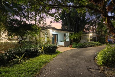 Villa ou maison à vendre à Coral Gables, Floride: 4 chambres, 198.16 m2 № 2069370 - photo 7