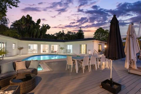 Villa ou maison à vendre à Coral Gables, Floride: 4 chambres, 198.16 m2 № 2069370 - photo 6