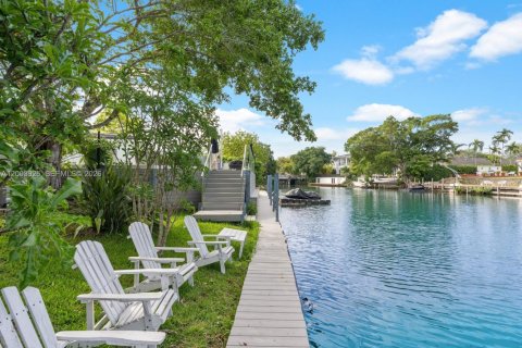 Villa ou maison à vendre à Coral Gables, Floride: 4 chambres, 198.16 m2 № 2069370 - photo 10