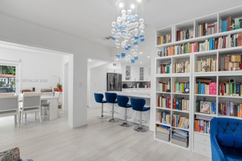 Villa ou maison à vendre à Coral Gables, Floride: 4 chambres, 198.16 m2 № 2069370 - photo 27